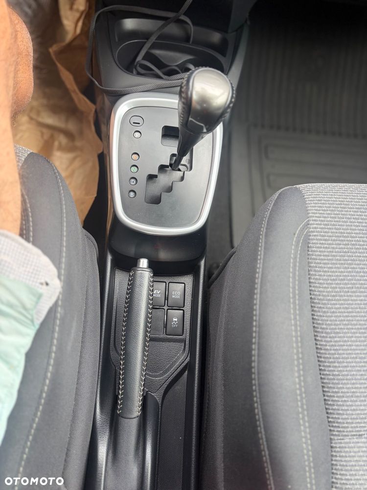 Toyota Yaris Hybrid 100 Active EU6 - 19