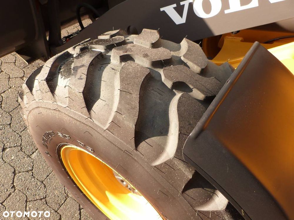 Volvo VOLVO L25F ,2014 Zaw. Widelec i lopata 1200mm 1ml - 1