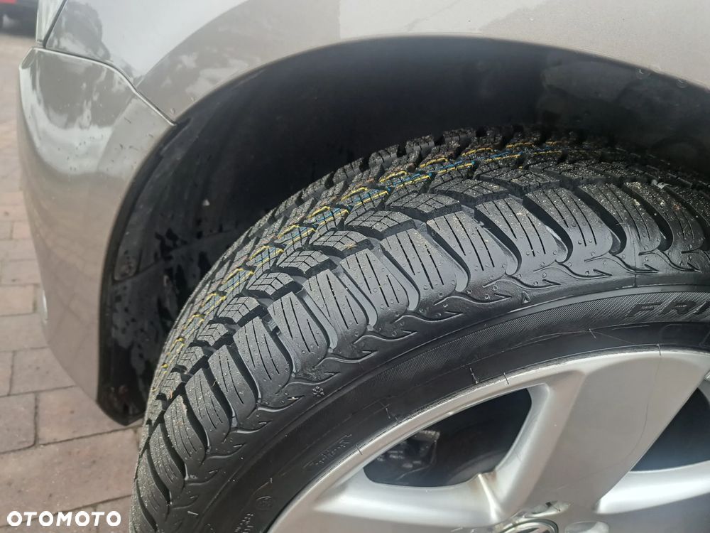 Volkswagen Passat 2.0 TDI BlueMotion Technology DPF Trendline - 4