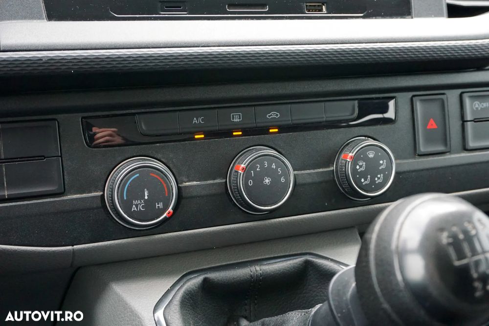 Volkswagen Transporter - 19