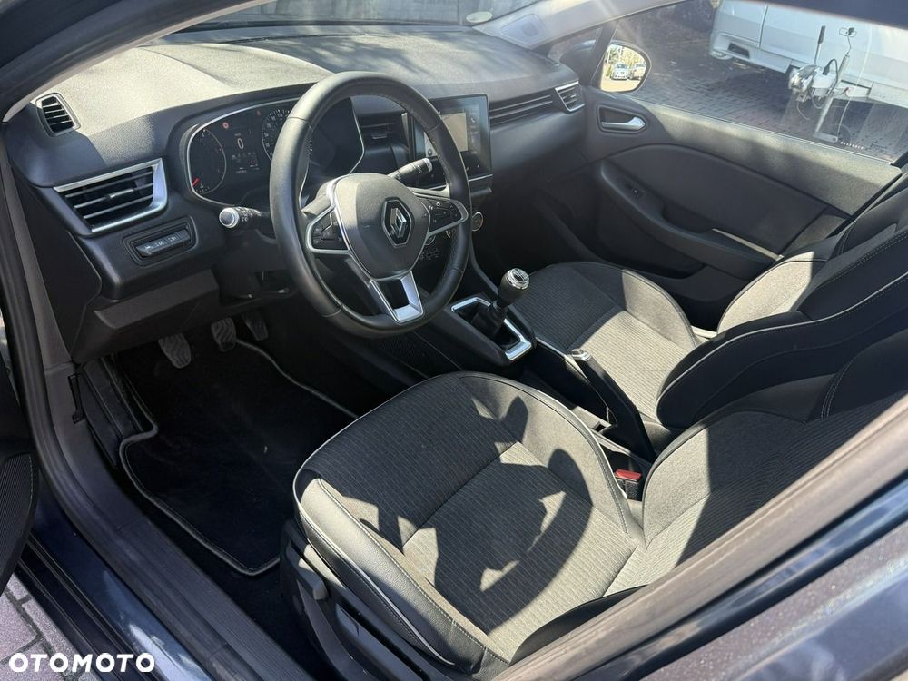 Renault Clio - 9