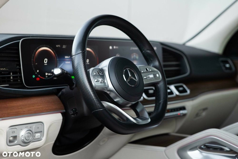 Mercedes-Benz GLS - 20