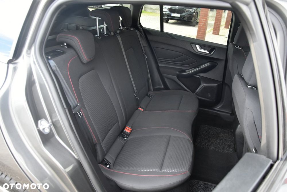 Ford Focus 1.5 EcoBlue STart-Stopp-System ST-LINE - 13