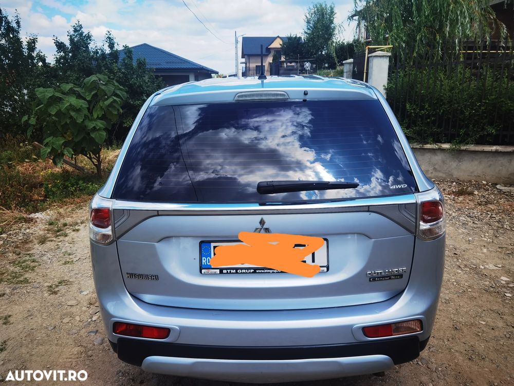 Mitsubishi Outlander - 8