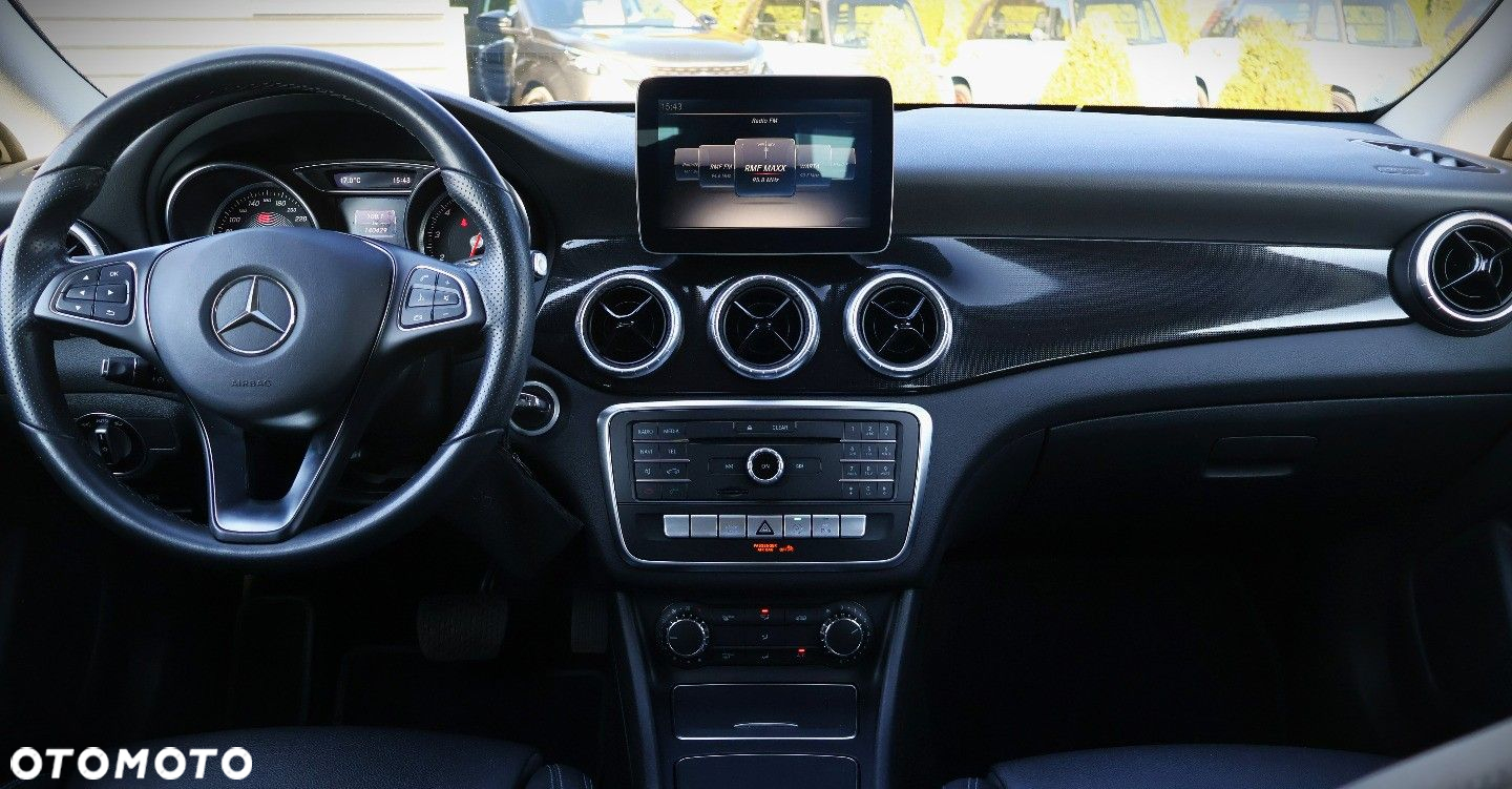 Mercedes-Benz CLA - 13