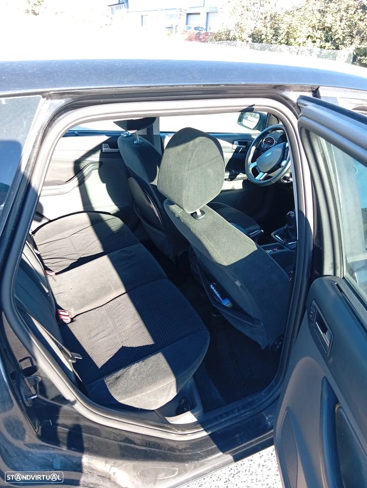 Ford Focus SW 1.6 TDCi Ghia - 11