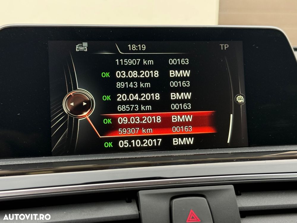 BMW Seria 3 320d Aut. Sport Line - 27