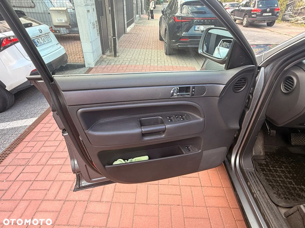 Volkswagen Touareg - 12