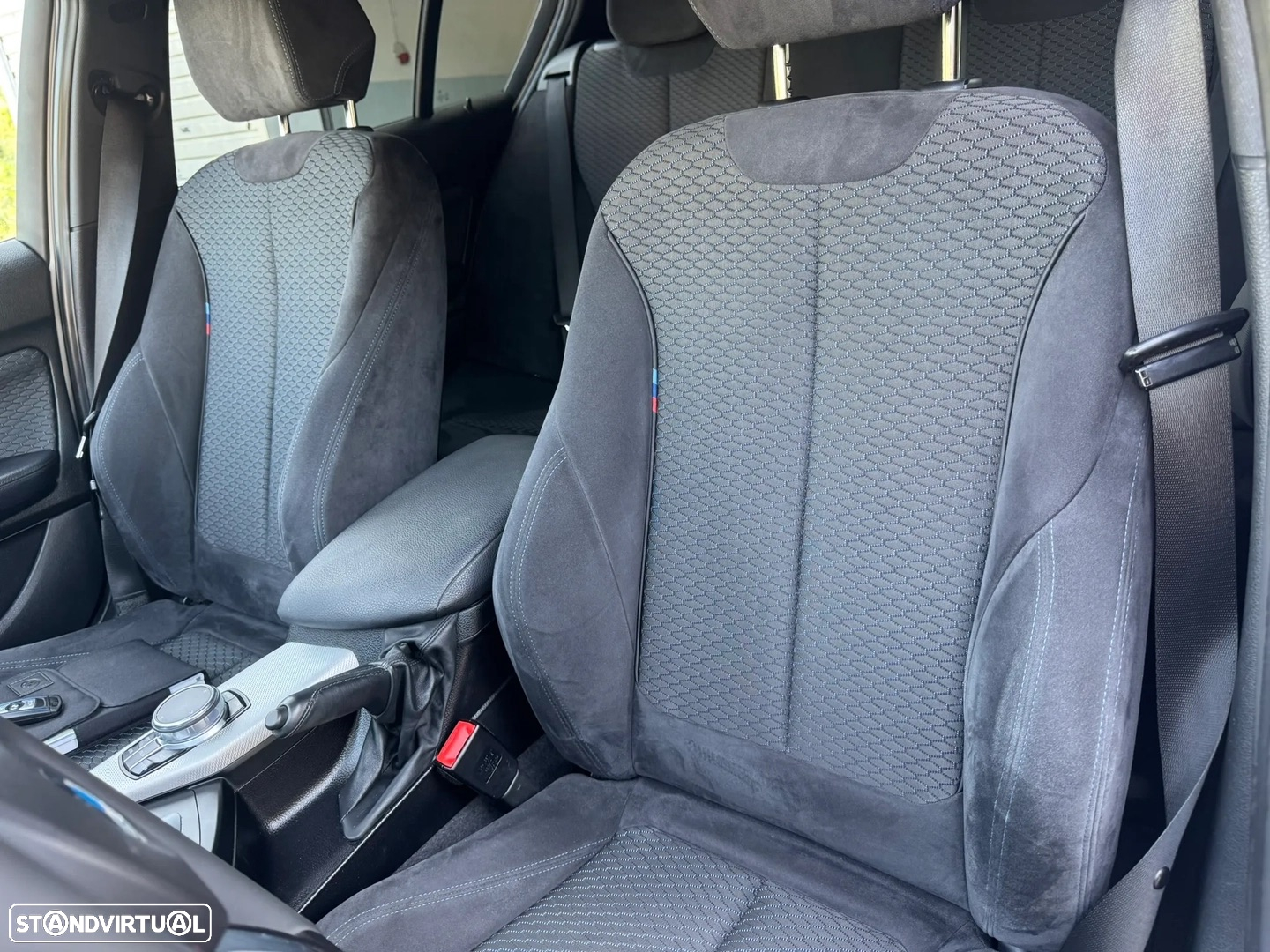 BMW 118 d Pack Desportivo M - 23