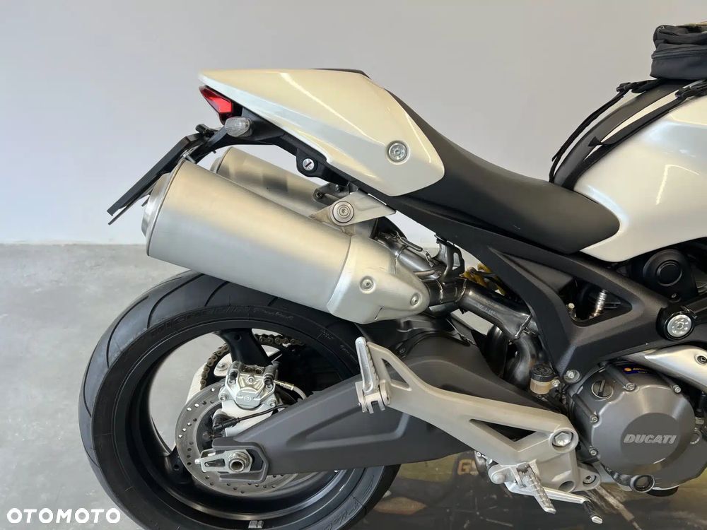 Ducati Monster - 30