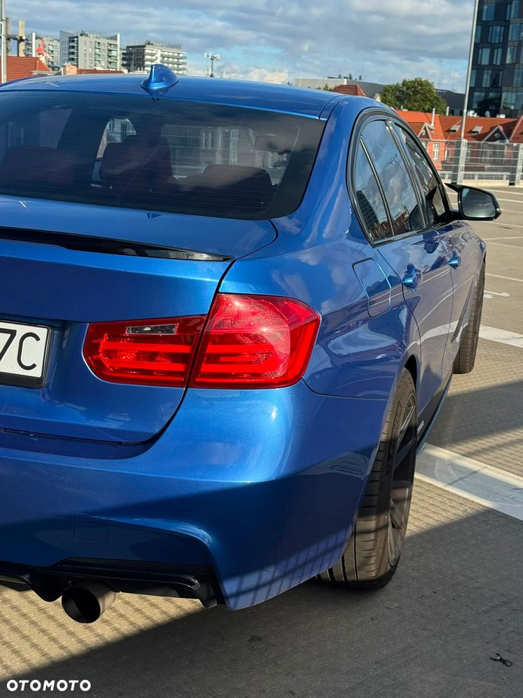BMW Seria 3 328i xDrive - 11