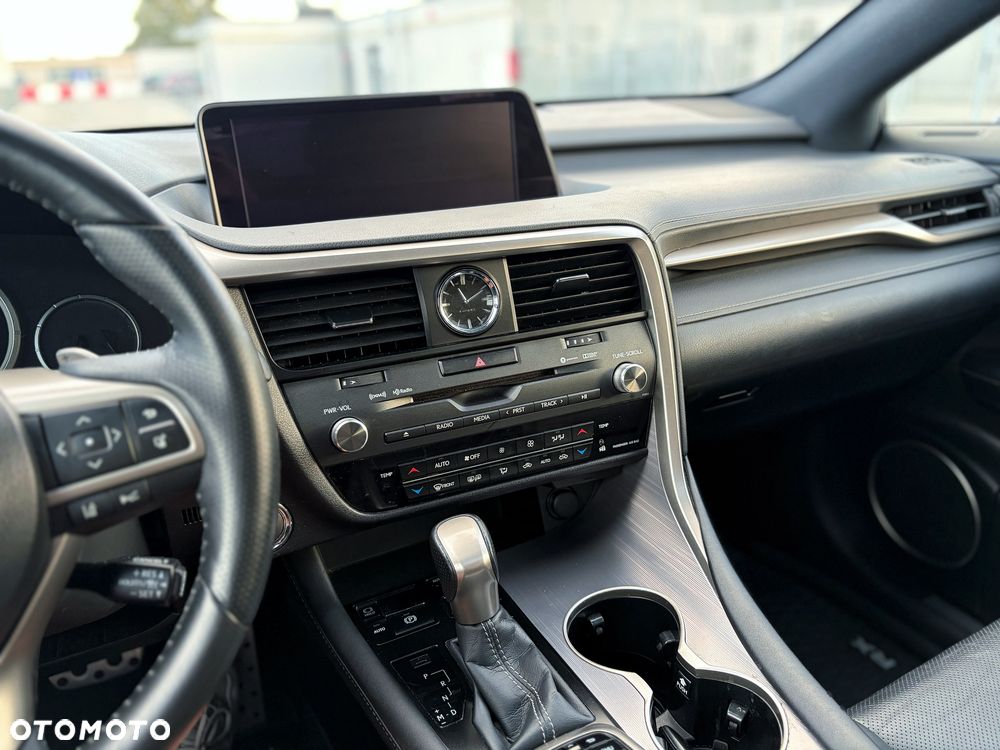 Lexus RX - 25