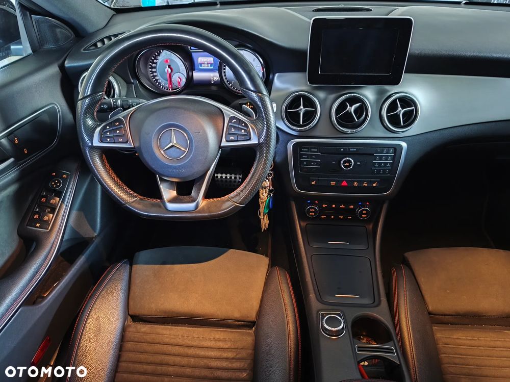 Mercedes-Benz CLA 220 (CDI) d AMG Line - 16