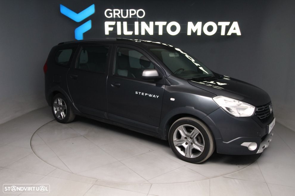 Dacia Lodgy 1.5 dCi Stepway 7L - 8