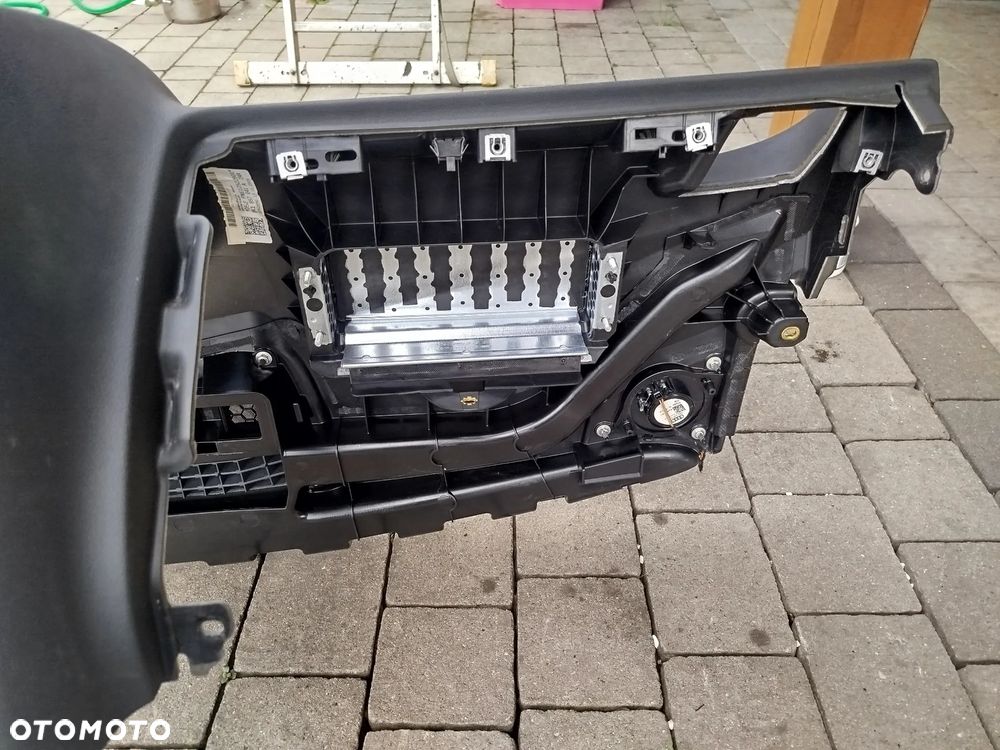 Audi A4 B8 deska rozdzielcza konsola - 3