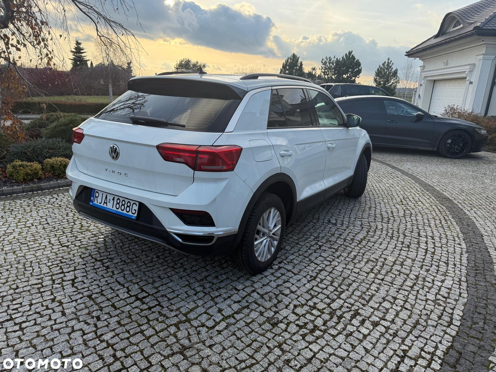 Volkswagen T-Roc - 12