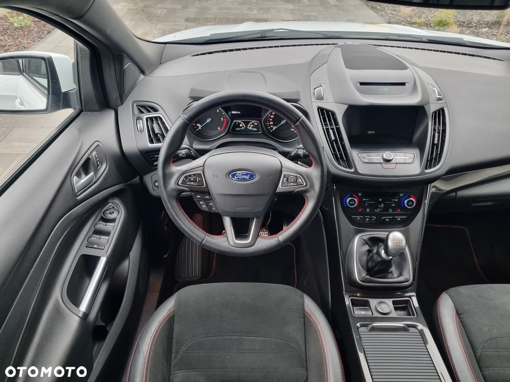 Ford Kuga 2.0 TDCi 4x2 ST-Line - 25