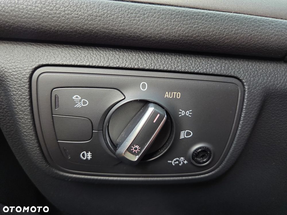 Audi A6 Avant 2.0 TDI Multitronic - 26