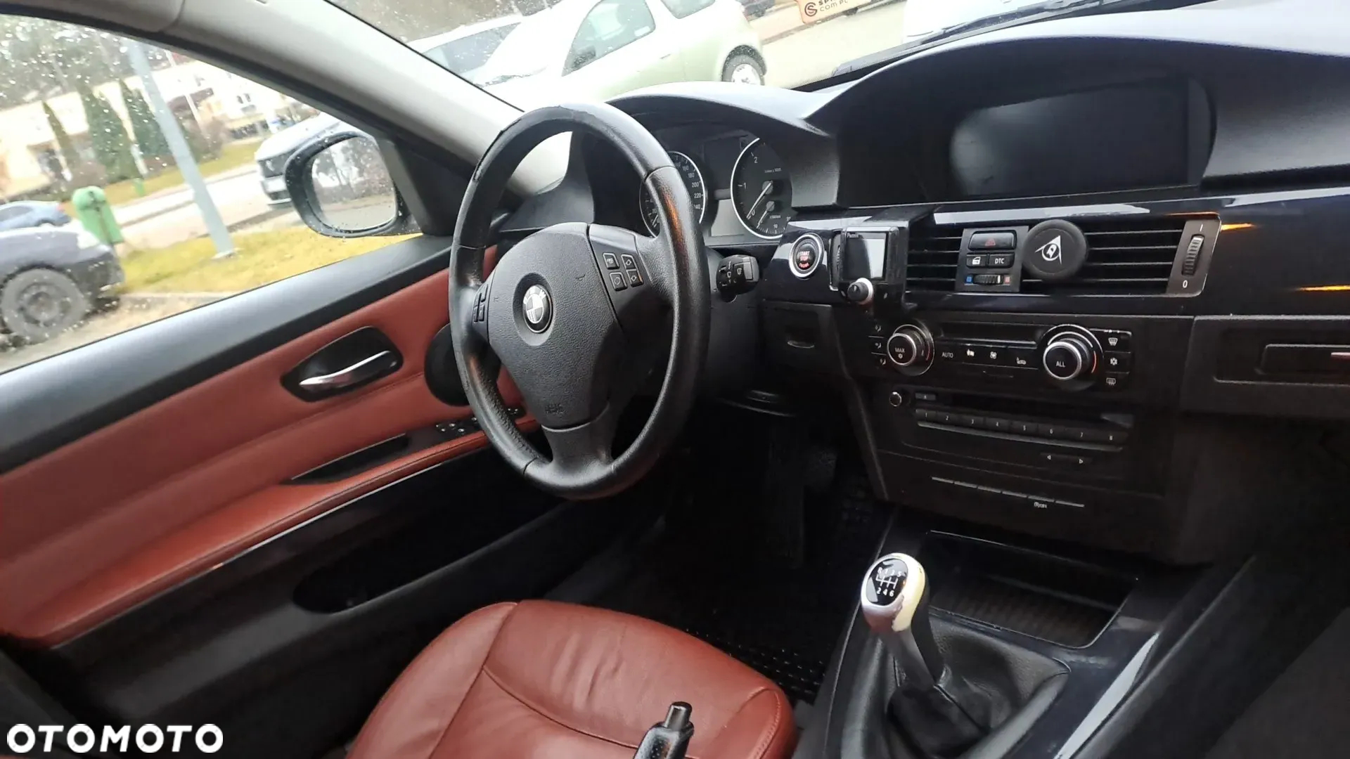 BMW Seria 3 318d Touring - 22