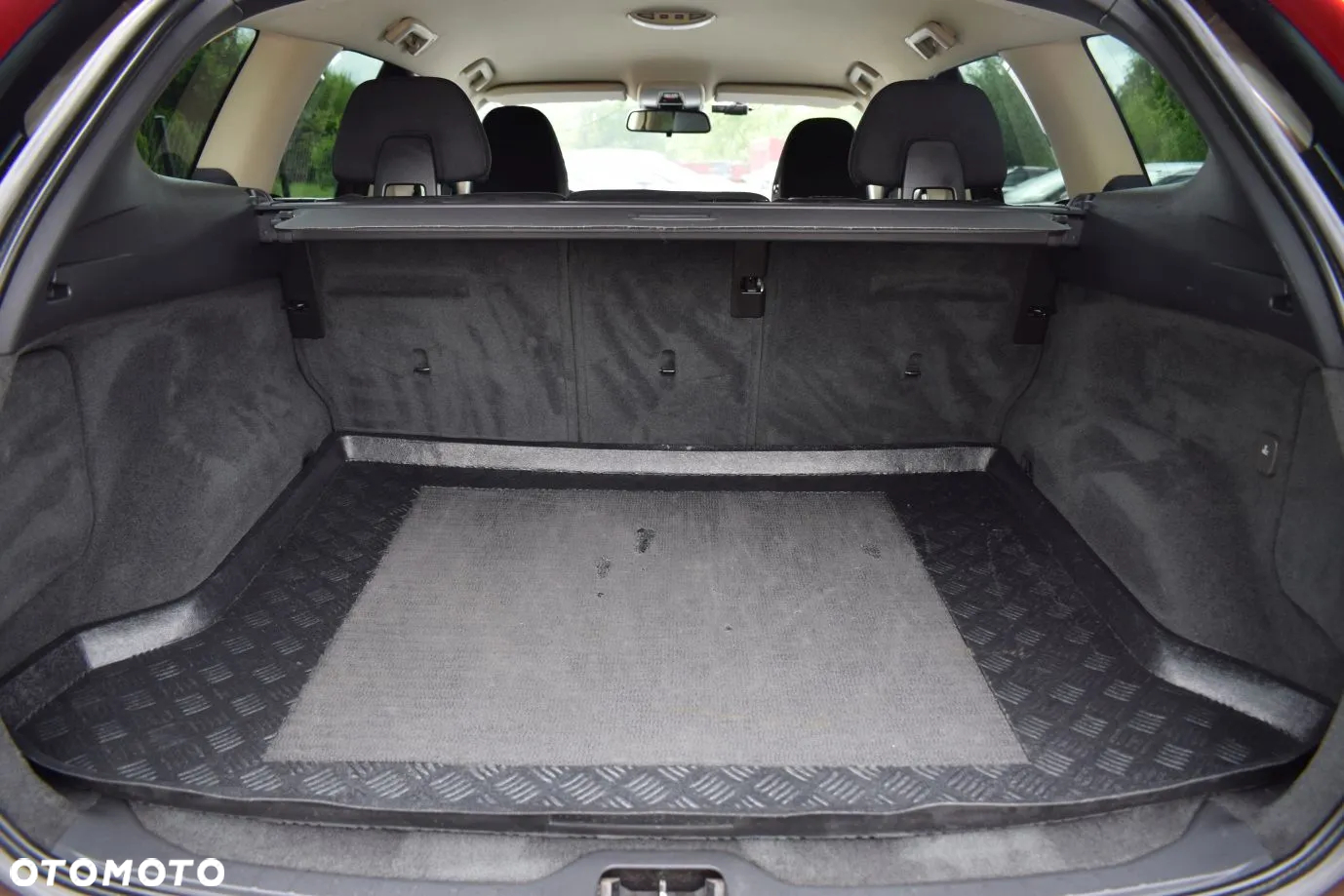 Volvo XC 60 2.4D AWD Kinetic - 11