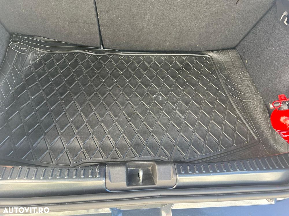 Dacia Sandero Stepway TCe 90 MT6 Comfort - 11