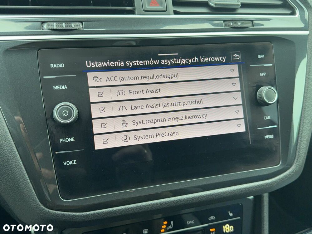 Volkswagen Tiguan - 32