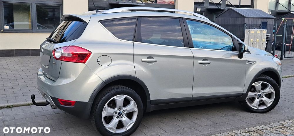 Ford Kuga 2.0 TDCi 4x4 Titanium - 28