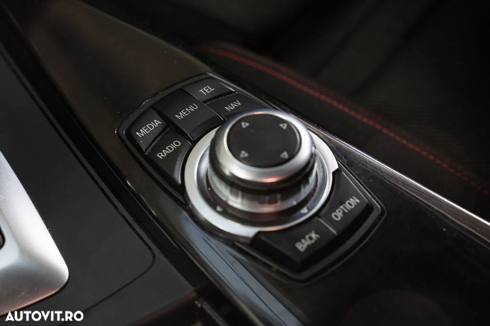 BMW Seria 3 318d Aut. - 15