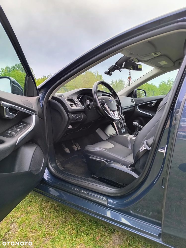 Volvo V40 D4 Drive-E Momentum - 6