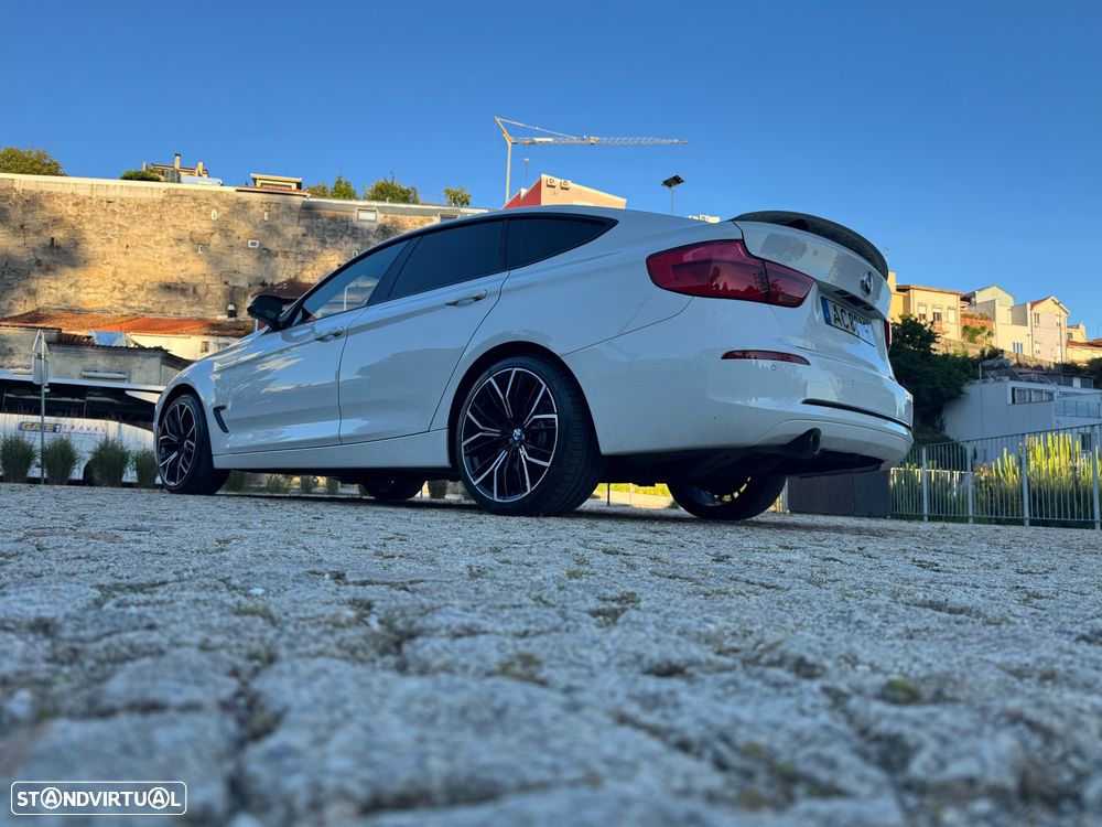 BMW 318 Gran Turismo d Sport Line - 8