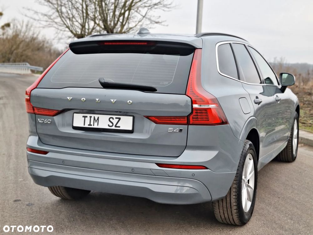 Volvo XC 60 B4 D AWD Geartronic Momentum Pro - 3