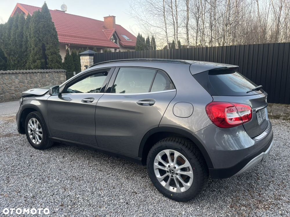 Mercedes-Benz GLA 180 (CDI) d 7G-DCT - 13