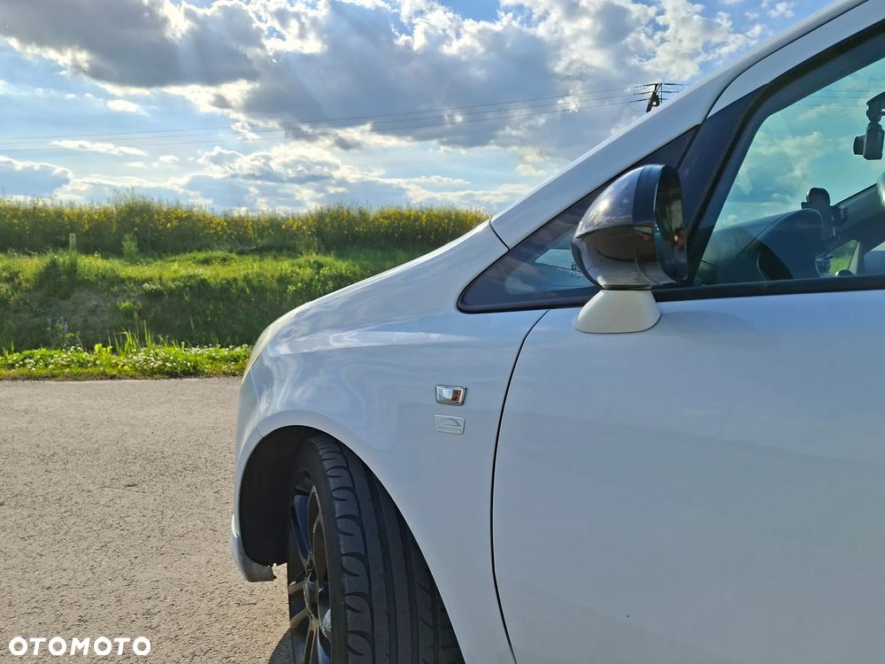 Opel Corsa 1.4 16V Limited Edition - 17