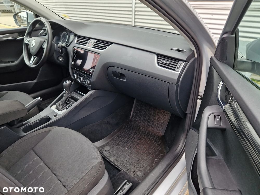 Skoda Octavia 2.0 TDI SCR Style DSG - 20