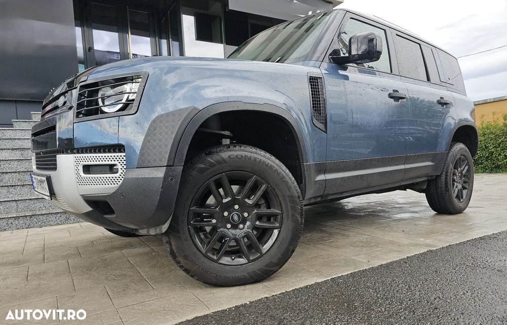 Land Rover Defender - 2
