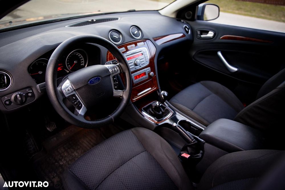 Ford Mondeo 1.8 TDCi Trend - 16