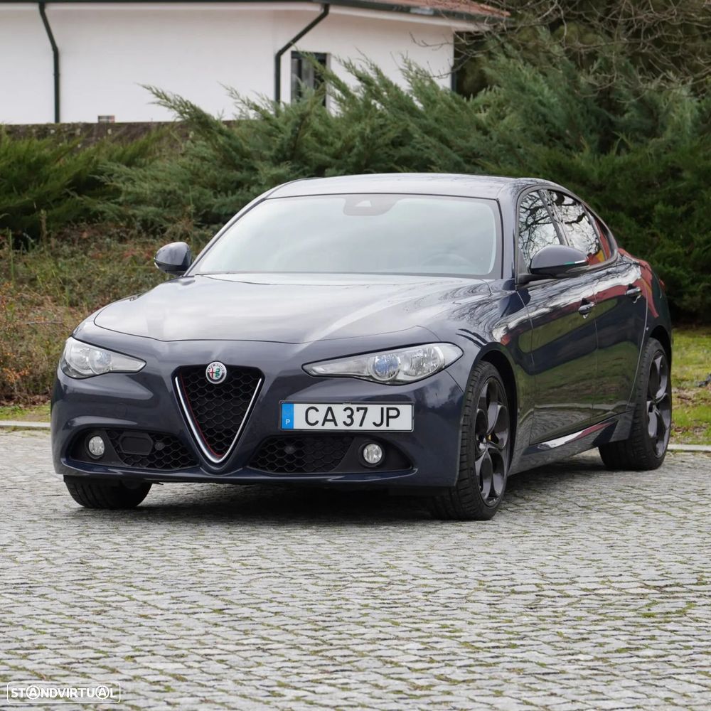 Alfa Romeo Giulia 2.2 D AT8 - 4