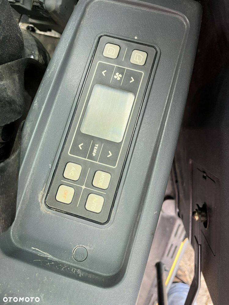 Hyundai 60CR-9A - 10