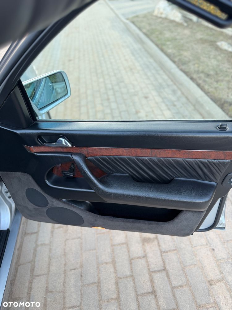 Mercedes-Benz Klasa S 320 - 32