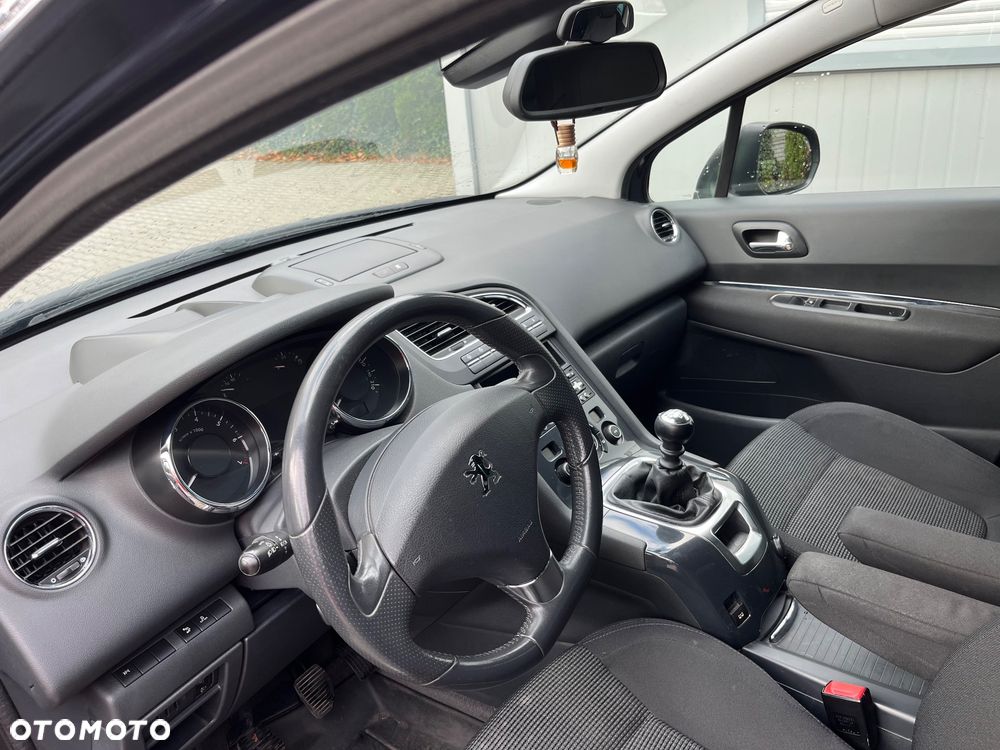 Peugeot 5008 - 10