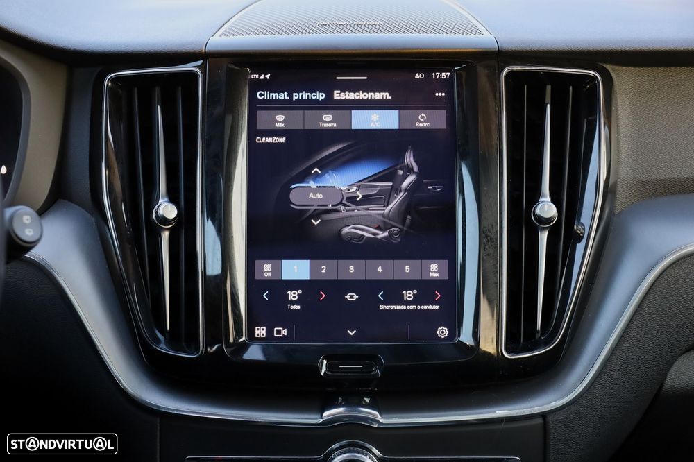 Volvo XC 60 2.0 T6 PHEV Inscription Expression AWD - 26