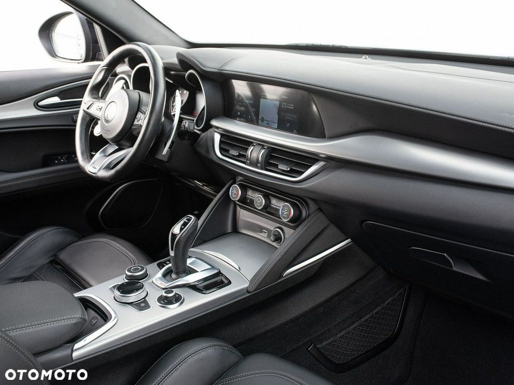 Alfa Romeo Stelvio 2.0 Turbo Executive Q4 - 34