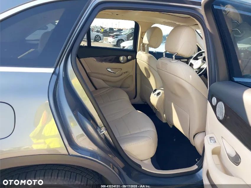 Mercedes-Benz GLC - 10