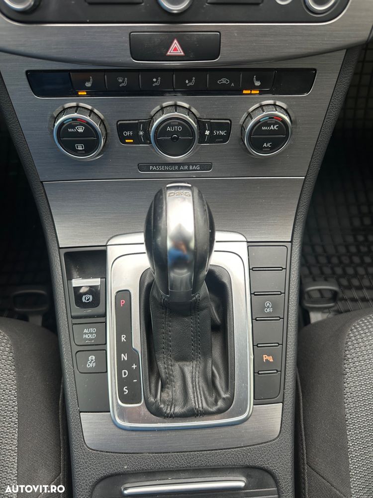Volkswagen Passat 2.0 TDI BlueMotion Technology DSG Comfortline - 8