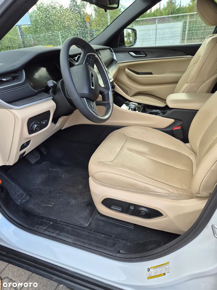 Jeep Grand Cherokee - 18