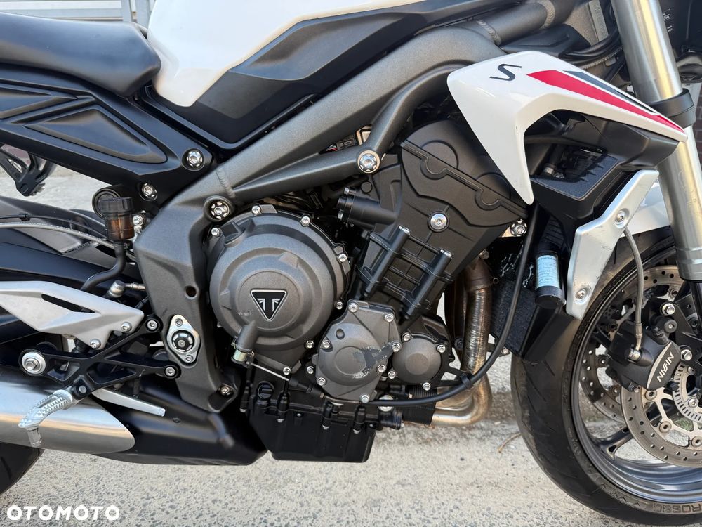 Triumph Street Triple - 29