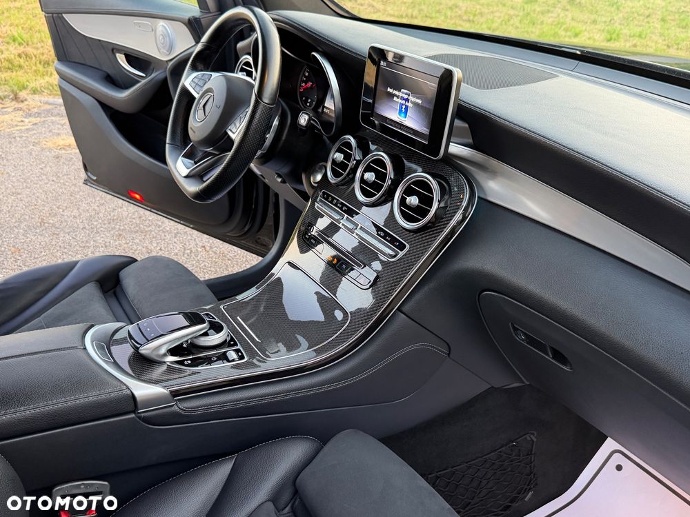 Mercedes-Benz GLC 250 4Matic 9G-TRONIC AMG Line - 28