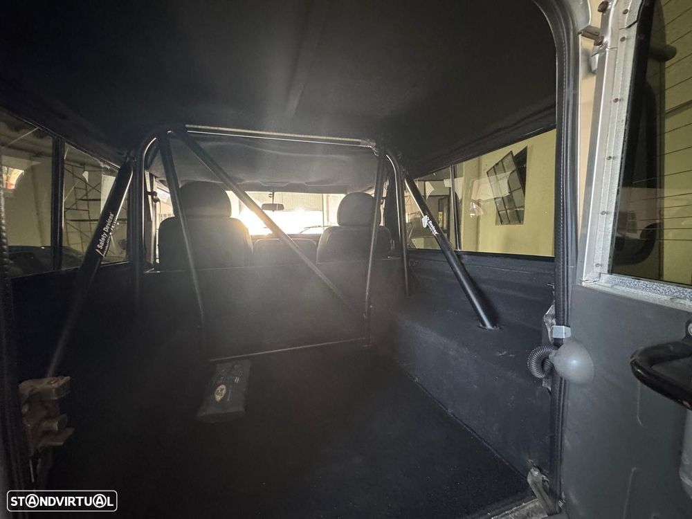 Land Rover Defender 90 2.5 TD5 Metal Top - 28