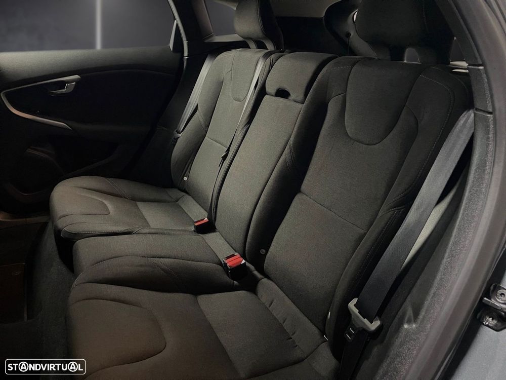 Volvo V40 1.6 D2 Eco Momentum - 24