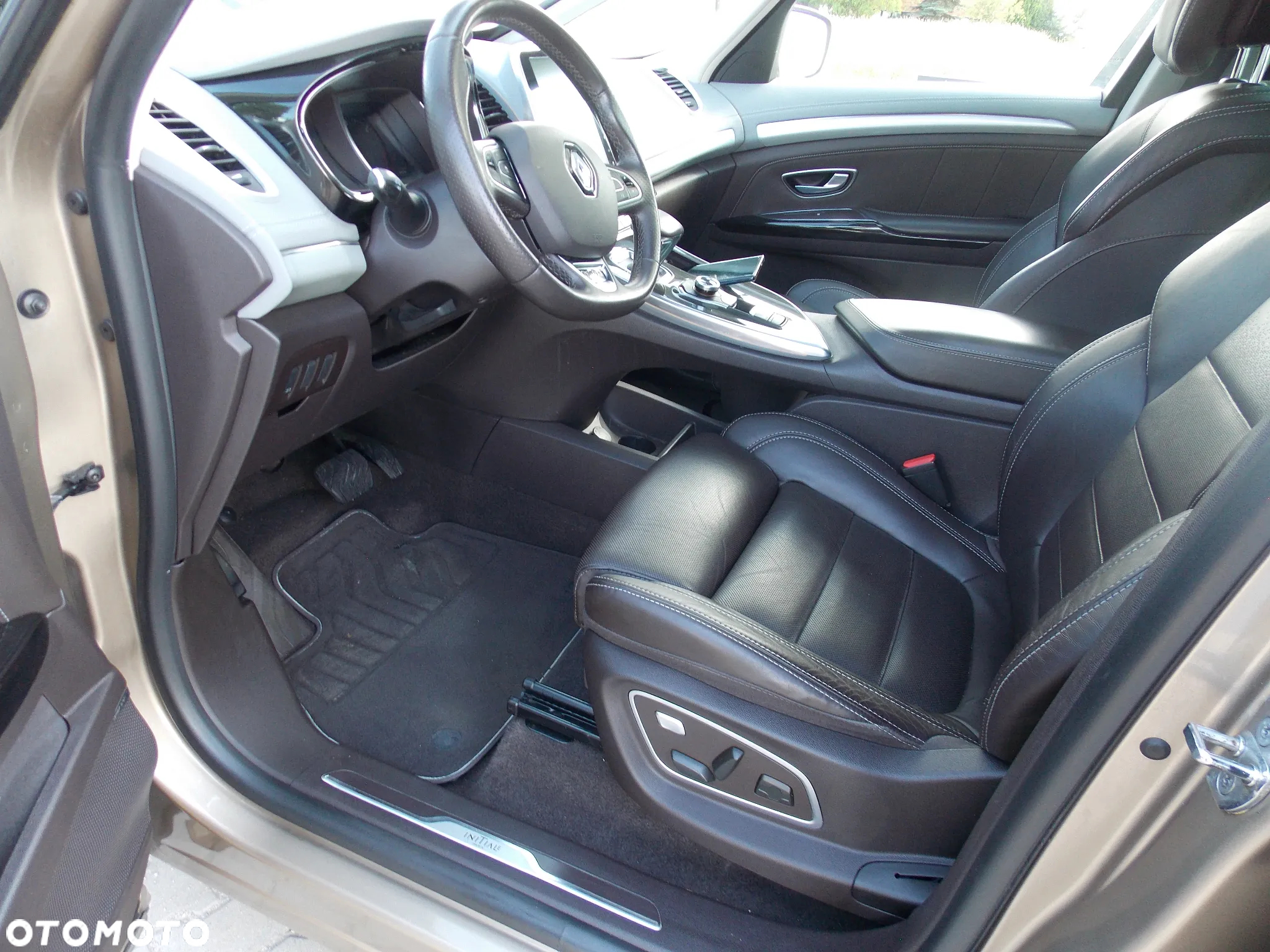 Renault Espace 1.6 dCi Energy Initiale Paris EDC - 24